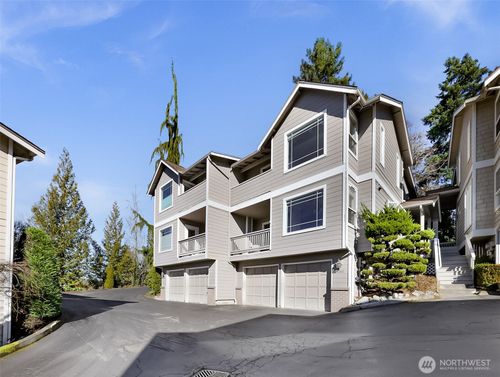 11302 Ohde Cir, Kirkland, WA, 98033-6394 | Card Image