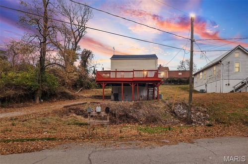 774 Cedar St, Chester, IL, 62233-1696 | Card Image