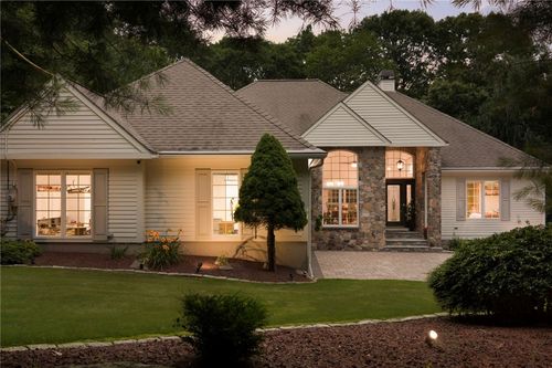 5 Woodbine Ln, Exeter, RI, 02822-5238 | Card Image