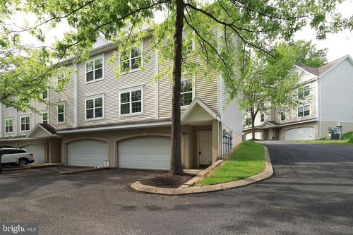 136 Kenley Ct, STATE COLLEGE, PA, 16803-1171 | Card Image