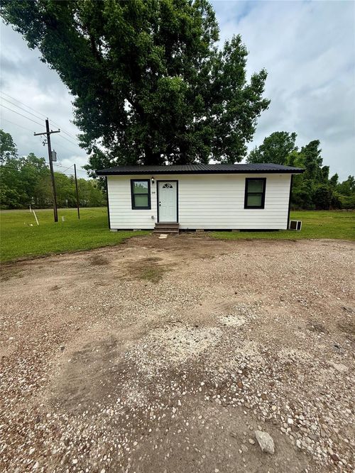 324 W Main St, Ames, TX, 77575-7375 | Card Image