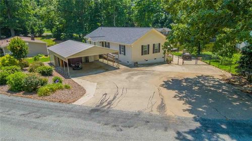247 S Shore Dr, Lexington, NC, 27292-7882 | Card Image