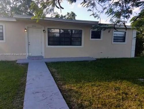 28704 Sw 147th Pl, Homestead, FL, 33033-1520 | Card Image