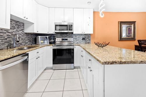 34-4150 Turnberry Cir, Lake Worth, FL, 33467-4220 | Card Image