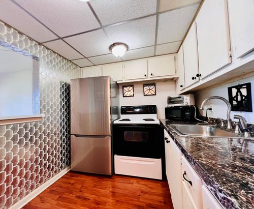 8 Northampton A, West Palm Beach, FL, 33417-7606 | Card Image