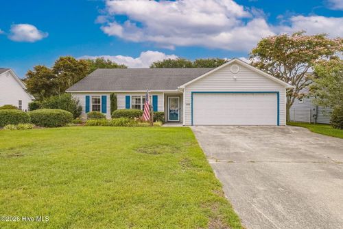608 Brook St, Morehead City, NC, 28557-3067 | Card Image