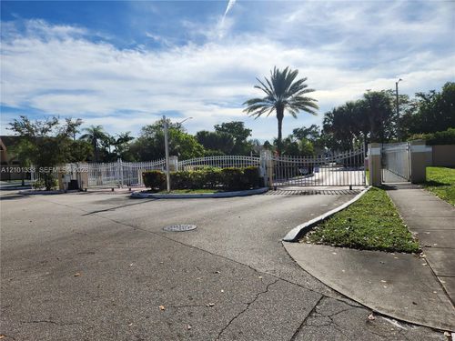 2298-2298 Sw 81st Ave, Miramar, FL, 33025-2290 | Card Image