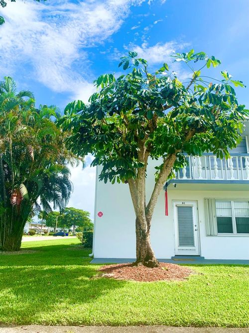81 Kingswood E, West Palm Beach, FL, 33417-2229 | Card Image