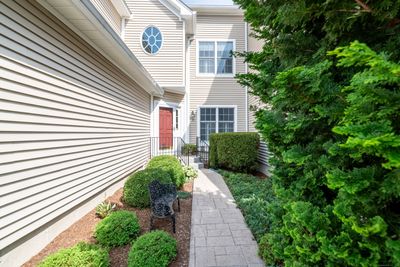 9 - 9 Regency Circle, Condo with 3 bedrooms, 3 bathrooms and 4 parking in Trumbull CT | Image 2