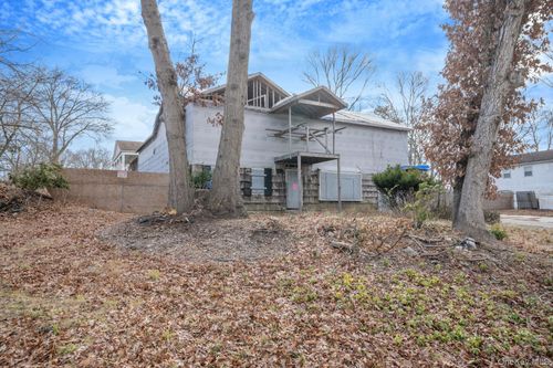 58 W Denis Ln, Coram, NY, 11727-3553 | Card Image