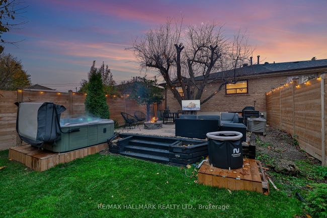 183 Willowridge Rd, House attached with 4 bedrooms, 2 bathrooms and 2 parking in Etobicoke ON | Image 35