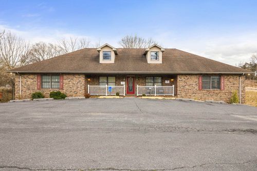 727 Lee Hwy, VERONA, VA, 24482-2864 | Card Image