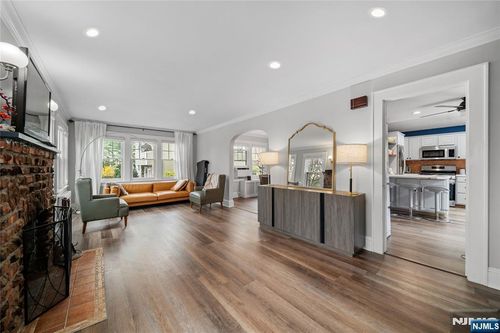 243 Jefferson Ave, Cresskill, NJ, 07626-1401 | Card Image