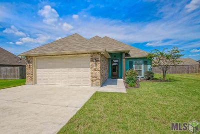 25305 White Lake Ave, House other with 3 bedrooms, 2 bathrooms and null parking in Livingston LA | Image 1