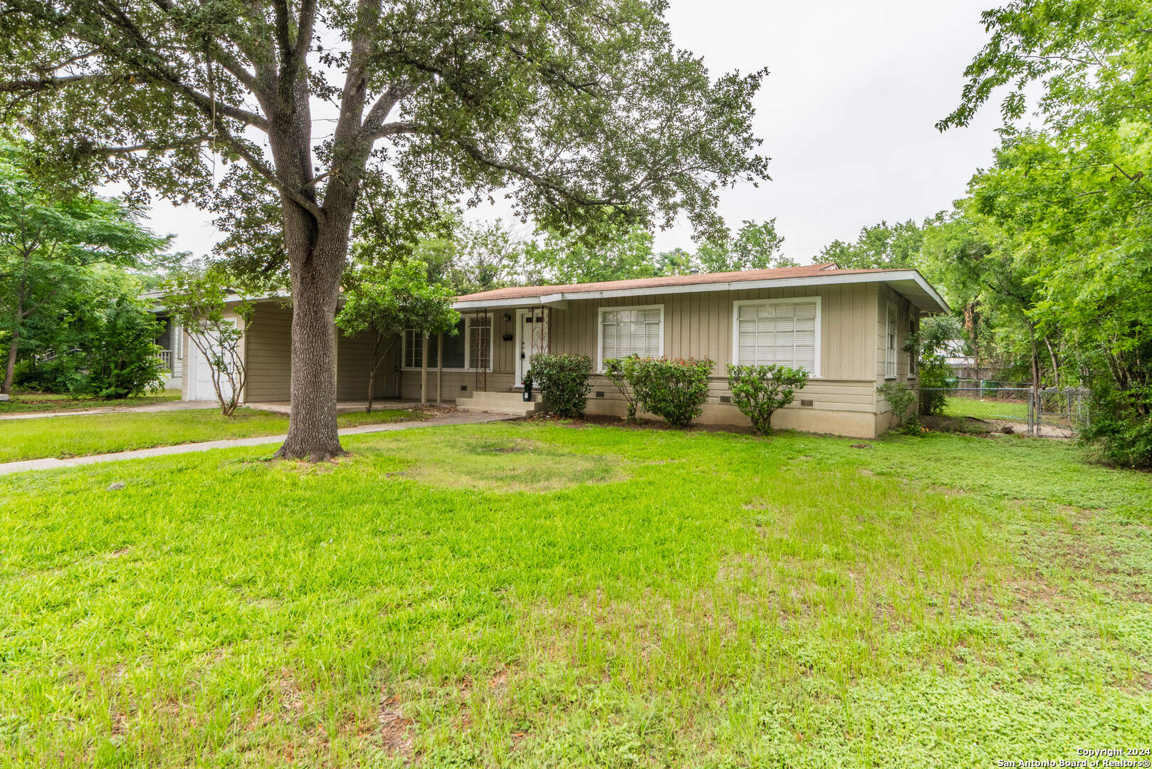 209 Devonshire Dr, For Rent in San Antonio Zoocasa