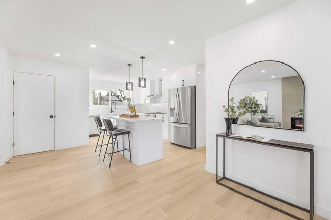 471 Cedarpark Dr Sw, House other with 5 bedrooms, 3 bathrooms and 1 parking in Calgary AB | Image 4