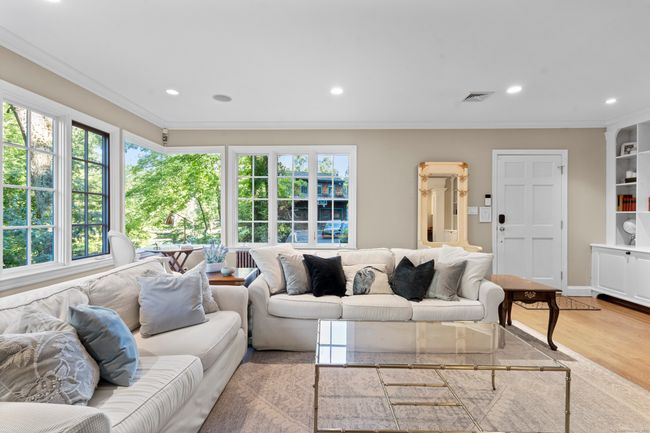 321 Newtown Tpke, House other with 3 bedrooms, 4 bathrooms and 4 parking in Wilton CT | Image 13