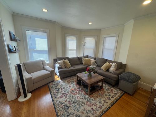 1-5 Oak Square Ave, Boston, MA, 02135-2516 | Card Image
