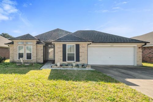 3460 Lake Arthur Dr, Port Arthur, TX, 77642-7604 | Card Image