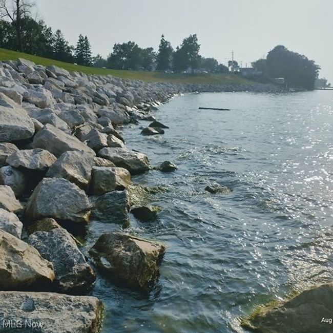 View of water feature | Image 5