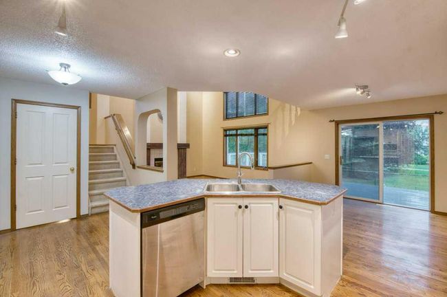 321 Douglas Ridge Pl Se, House detached with 3 bedrooms, 2 bathrooms and 2 parking in Calgary AB | Image 18