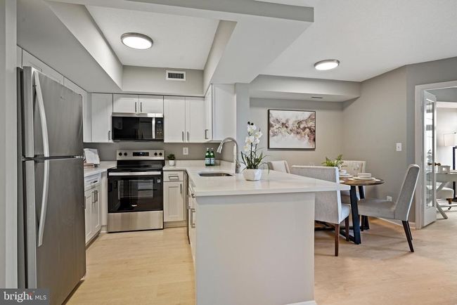 APT-811 - 2400 Clarendon Blvd, Condo with 2 bedrooms, 1 bathrooms and null parking in ARLINGTON VA | Image 5