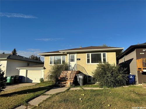 325 Av V S, Saskatoon, SK, S7M3E4 | Card Image