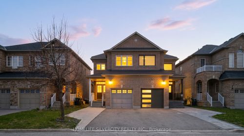 4711 Centretown Way, Mississauga, ON, L5R0C8 | Card Image