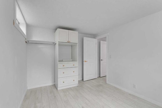 3248 Dovercliffe Rd Se, House other with 5 bedrooms, 2 bathrooms and 2 parking in Calgary AB | Image 32
