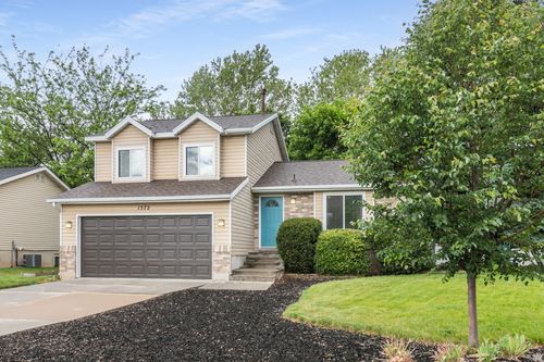 1572 S 400 E, Kaysville, UT, 84037-3091 | Card Image