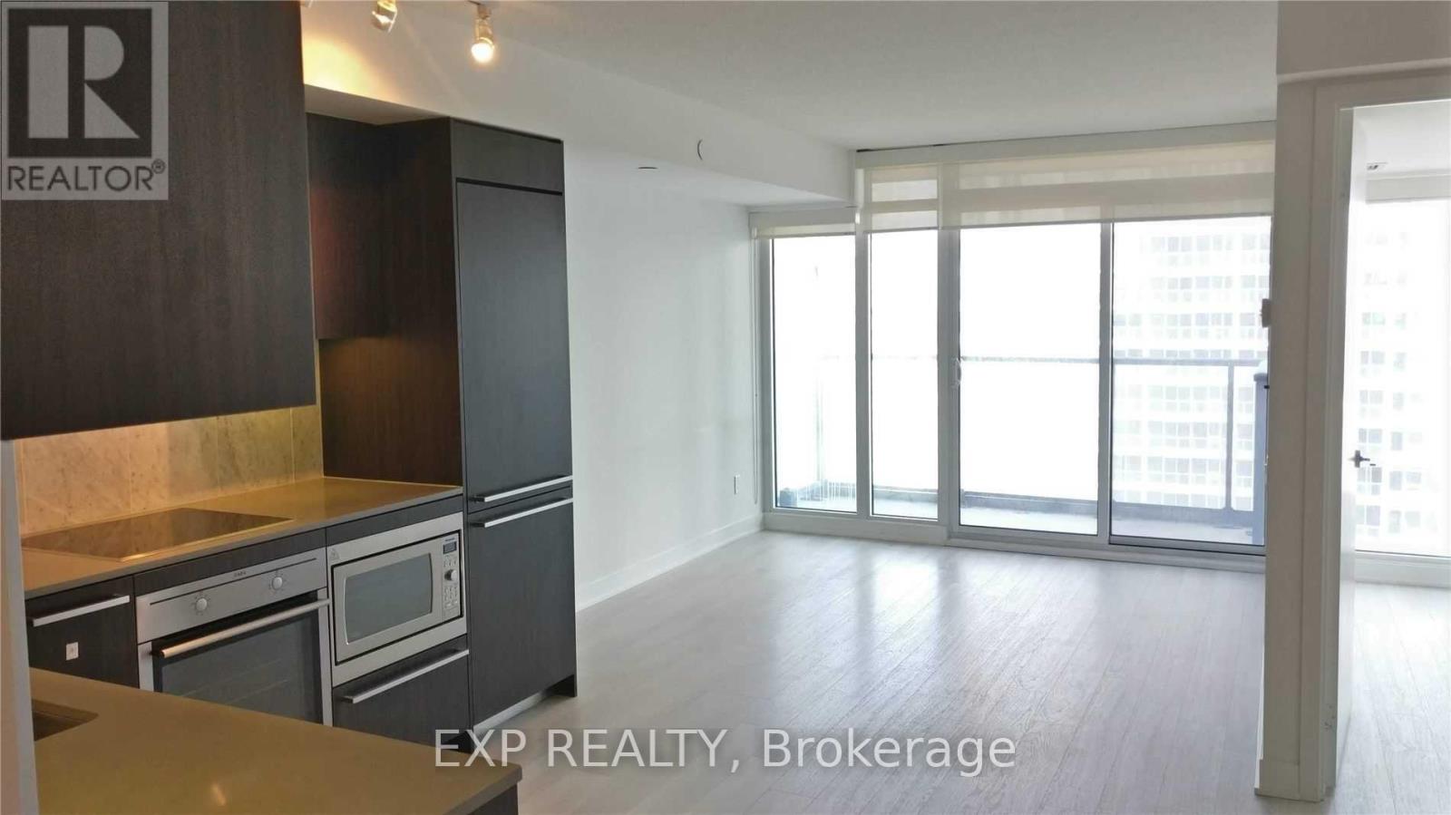 Residential Lease in Toronto (Waterfront Communities) 3