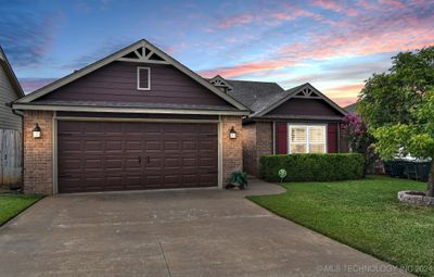 210 W 45th Street, House other with 3 bedrooms, 2 bathrooms and null parking in Sand Springs OK | Image 2