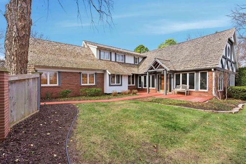 1559 N Woodlawn St, Wichita, KS, 67208-2429 | Card Image