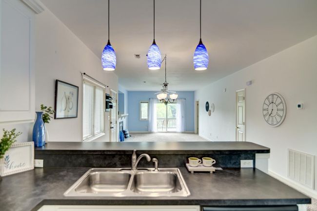 UNIT-5 - 1103 Mariners Way, Condo with 2 bedrooms, 2 bathrooms and null parking in Huddleston VA | Image 11