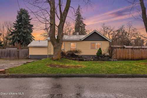 714 W Davidson Ave, Coeur D Alene, ID, 83814-2511 | Card Image