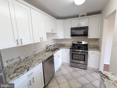 2-601-8315 N Brook Ln, BETHESDA, MD, 20814-2666 | Card Image