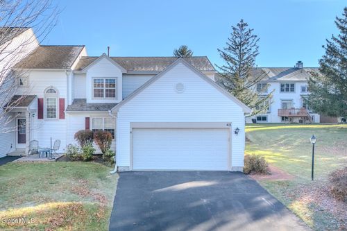 42 Malibu Hl, Rensselaer, NY, 12144-9679 | Card Image