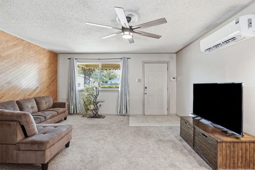 4304 Hodgkins Rd, Lake Worth, TX, 76135-2135 | Card Image