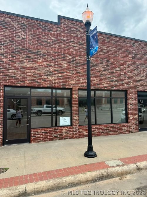316 Main St, Tishomingo, OK, 73460-1727 | Card Image