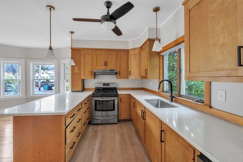 484 Rollstone St, Fitchburg, MA, 01420-5217 | Card Image