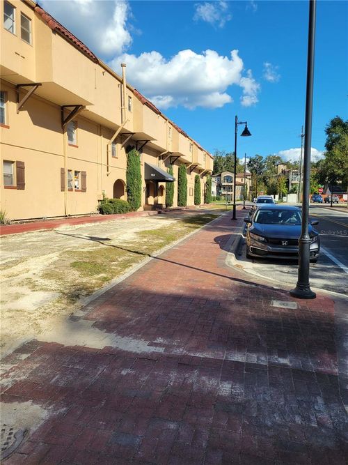 26-914 Sw 8th Ave, GAINESVILLE, FL, 32601-6402 | Card Image