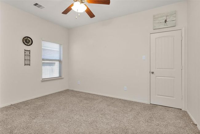 Secondary bedroom. | Image 13