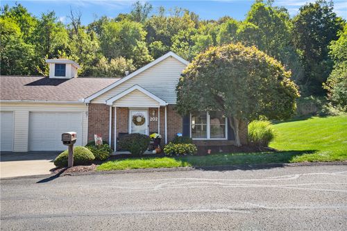 202 Village Ct, Washington, PA, 15301-5275 | Card Image