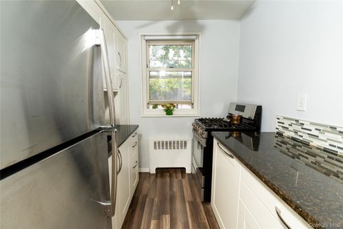 1100-61 251st St, Little Neck, NY, 11362-2435 | Card Image