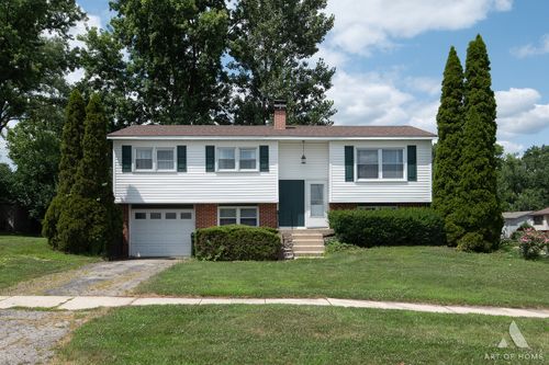 7756 Chestnut Ave, Woodridge, IL, 60517-3422 | Card Image