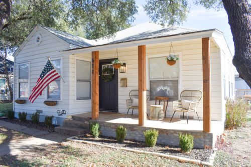 611 Poplar Dr, Brady, TX, 76825-4732 | Card Image