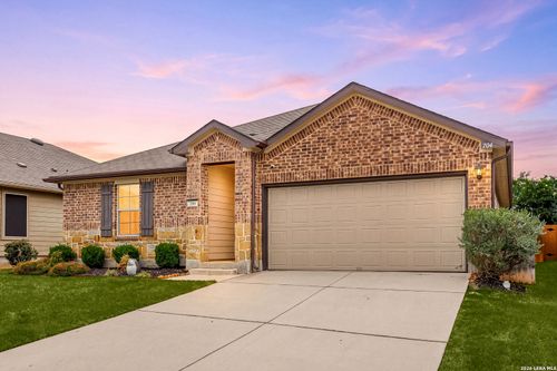 204 Yucca Dr, Seguin, TX, 78155-2768 | Card Image