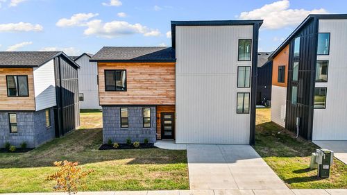 2604 W Bonnie Ln, Rogers, AR, 72758 | Card Image