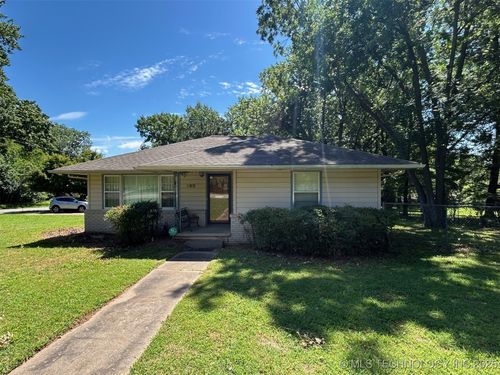 4905 S Columbia Avenue, Tulsa, OK, 74105 | Card Image
