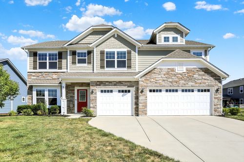 15752 Matthews Ln, Noblesville, IN, 46060-9207 | Card Image